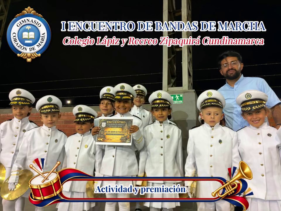 Estudiantes de la banda marcial celebrando su participación en Zipaquirá